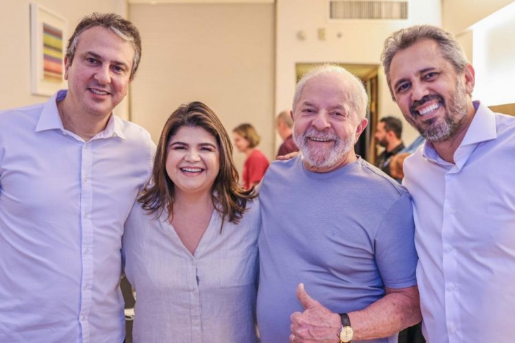 ￼ADELITA vai apoiar as candidaturas 
de Camilo, Lula e Elmano