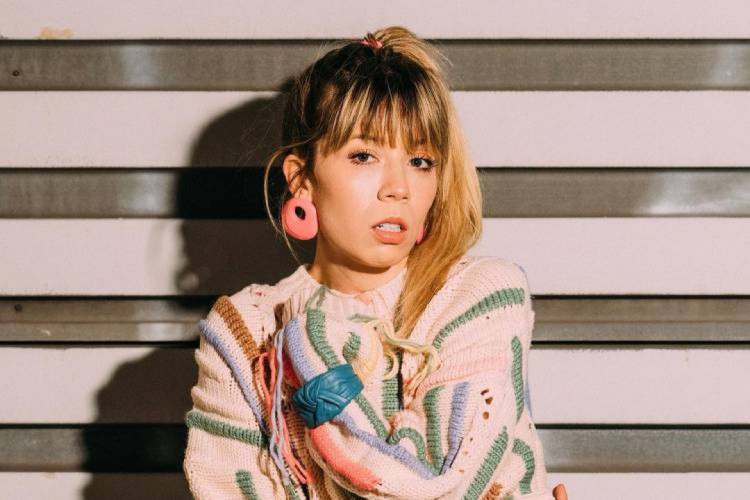 Jennette McCurdy afirma que Nickelodeon tentou suborná-la para não falar sobre casos de abuso