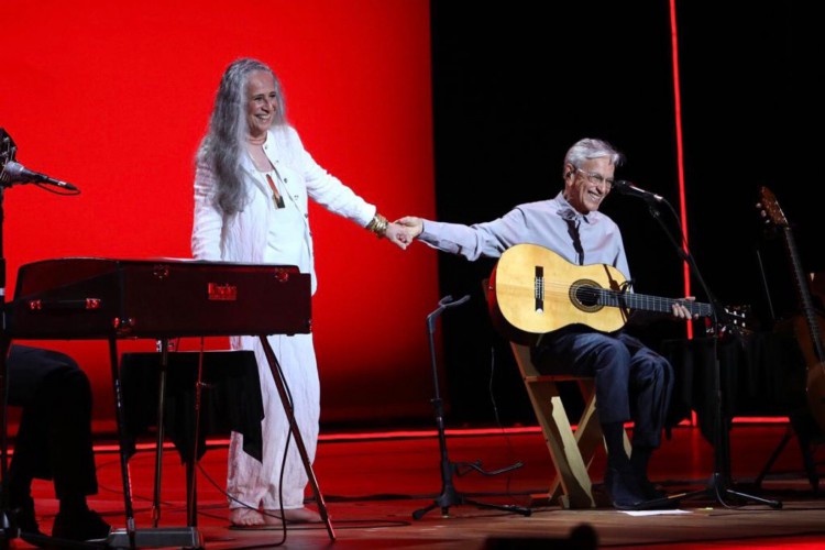  Caetano Veloso e Maria Bethânia são irmãos