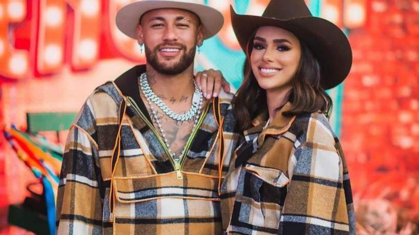 Um ano após revelação de traição, Neymar passa o Dia dos Namorados com Bruna Biancardi
