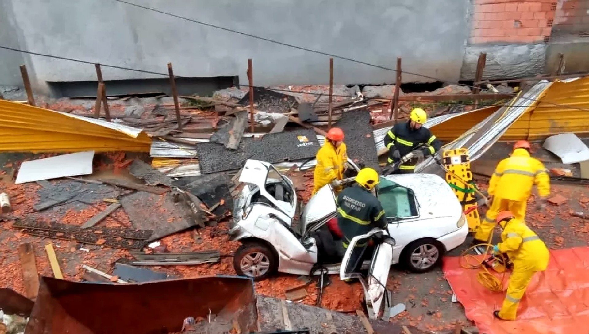 Ciclone Causa Estragos Em Cidades Catarinenses Sp Tem Dois Feridos Farol Opovo