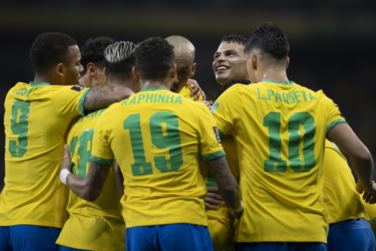 Jogadores da seleção brasileira comemoram gol no jogo Brasil x Paraguai, no Mineirão, pelas Eliminatórias da Copa do Mundo de 2022