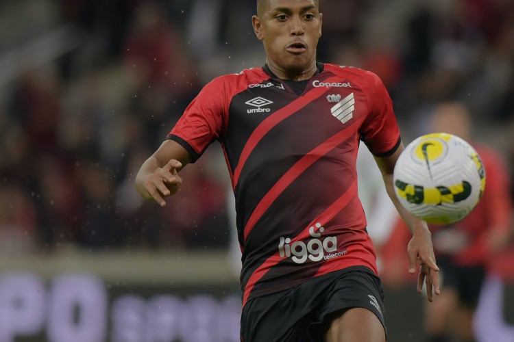 Atacante Pedro Rocha no jogo Athletico-PR x Tocantinópolis, na Arena da Baixada, pela Copa do Brasil