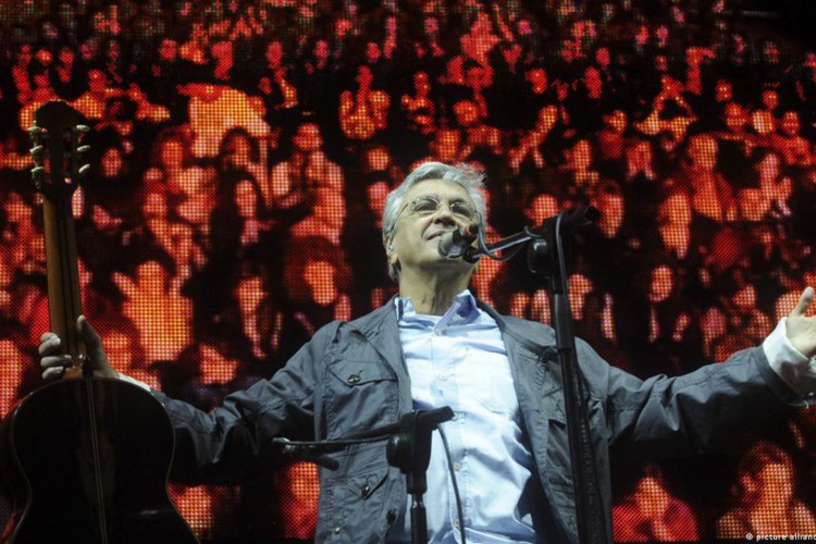 Show de Caetano Veloso em Buenos Aires, em maio de 2010