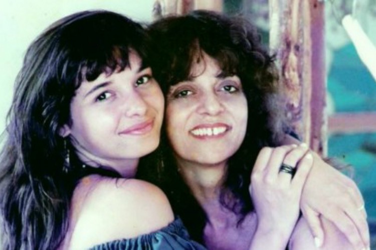 Gloria Perez e a filha Daniella Perez, assassinada em 1992