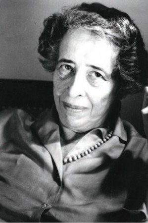 A filósofa política alemã Hannah Arendt formulou o conceito de "banalidade do mal" durante o julgamento de oficial nazista(Foto: Ryohei Noda/ Creative Commons)