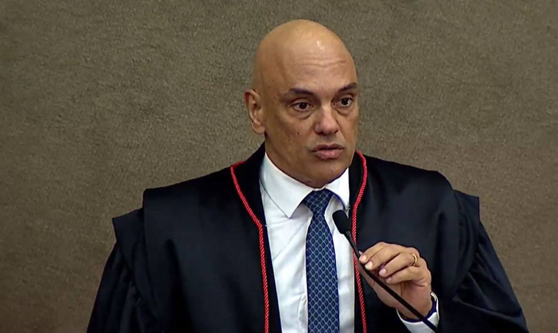 O ministro Alexandre de Moraes tomou posse na presidência do Tribunal Superior Eleitoral