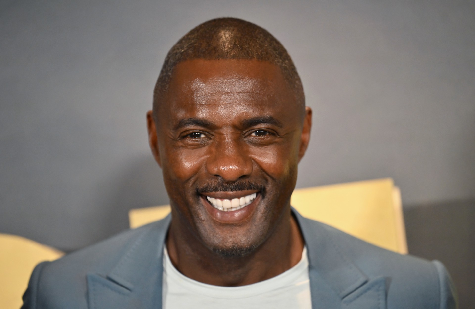 Ator Idris Elba, de Thor, pode substituir Daniel Craig em