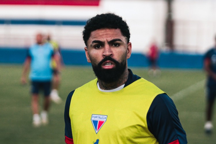 Atacante Romarinho em treino do Fortaleza no Centro de Excelência Alcides Santos, no Pici