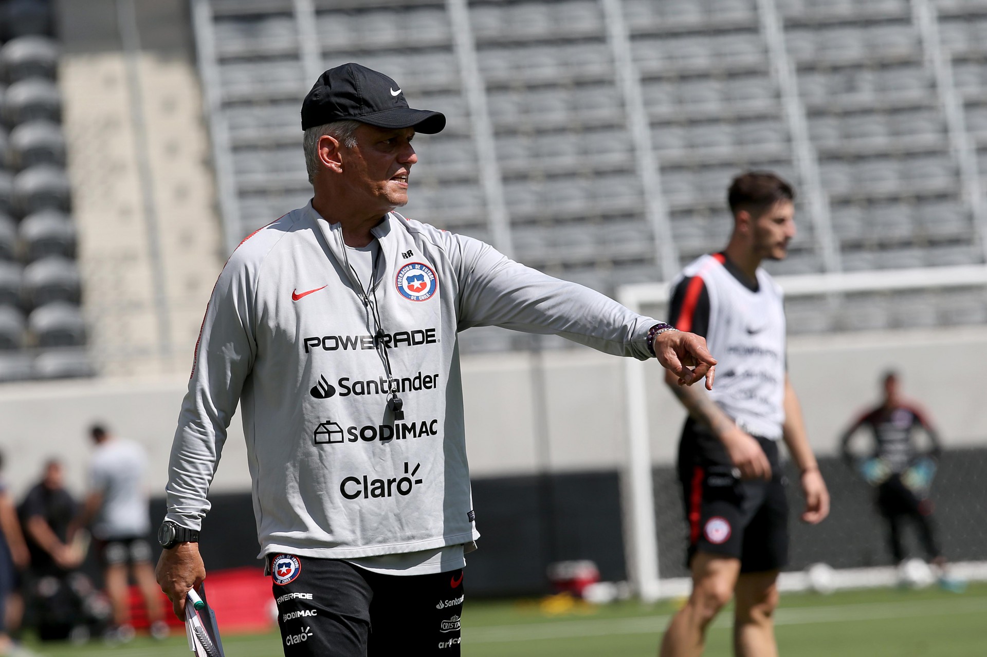 Experiente Reinaldo Rueda era alvo do Alvinegro (Foto: Divulgação/Comunicaciones ANFP)