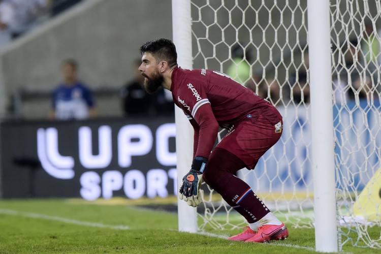 Fernando Miguel se firmou na meta tricolor e soma nove jogos sem tomar gols.