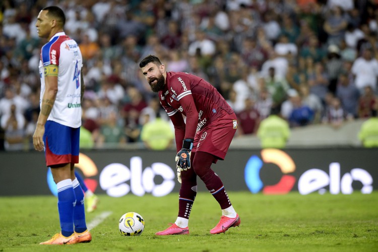 Goleiro Fernando Miguel no jogo Fluminense x Fortaleza, no Maracanã, pela Copa do Brasil 2022