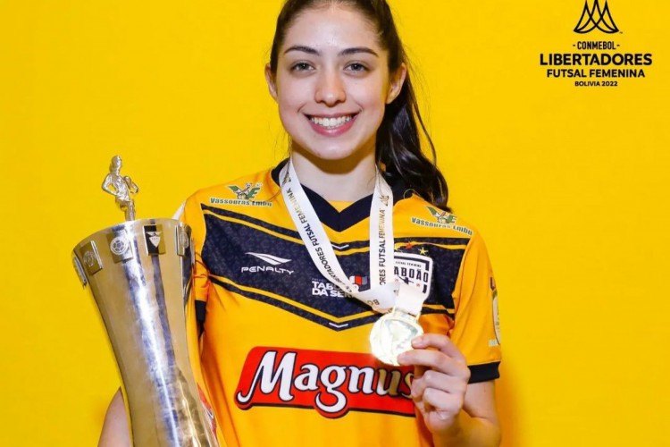 Pietra medeiros, jogadora de futsal campeã da Libertadores, morre aos 20 anos de hepatite autoimune