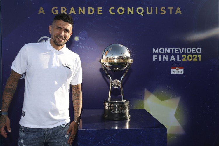 Ex-jogador Lucho González em evento da Conmebol da final da Copa Sul-Americana 2021