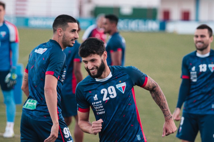 Juninho Capixaba volta a ser opção para o técnico Juan Pablo Vojvoda