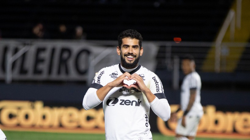 Atacante Zé Roberto comemora gol no jogo RB Bragantino x Ceará, no Nabi Abi Chedid, pelo Campeonato Brasileiro Série A