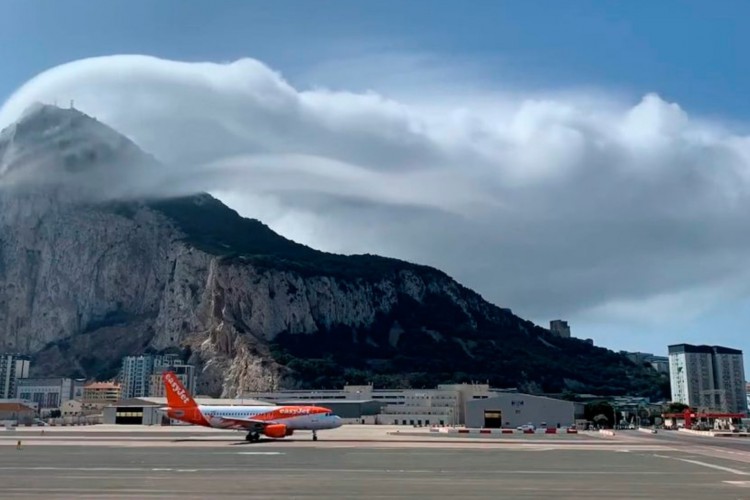 O vídeo foi publicado nas redes sociais do serviço de meteorologia de Gibraltar