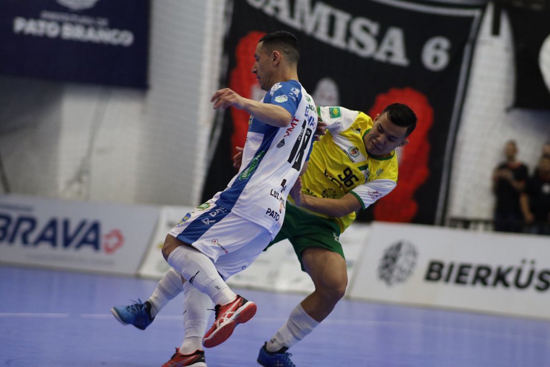 Jijoca foi derrotado pelo Pato por 2 a 1 e vai precisar vencer em casa para levar o duelo para a prorrogação (Foto: João Pedro Rizello/Pato Futsal)