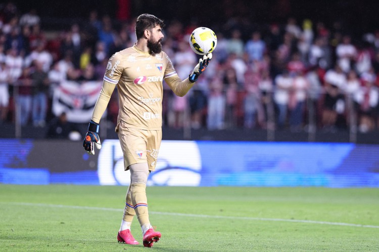 Fernando Miguel, goleiro titular do Fortaleza