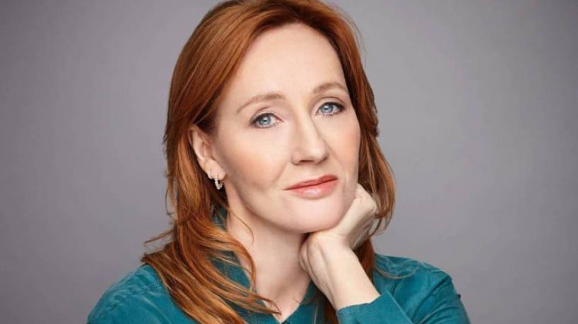J.K. Rowling defende manifestação contra PL Antiaborto no Brasil
