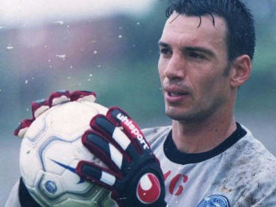 Emerson Ferretti teve passagem marcante pelo Bahia, na década de 2000; ex-goleiro se assumiu gay