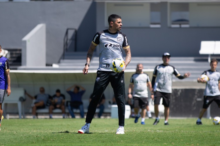 Lucho González busca a segunda vitória sob o coando do Ceará