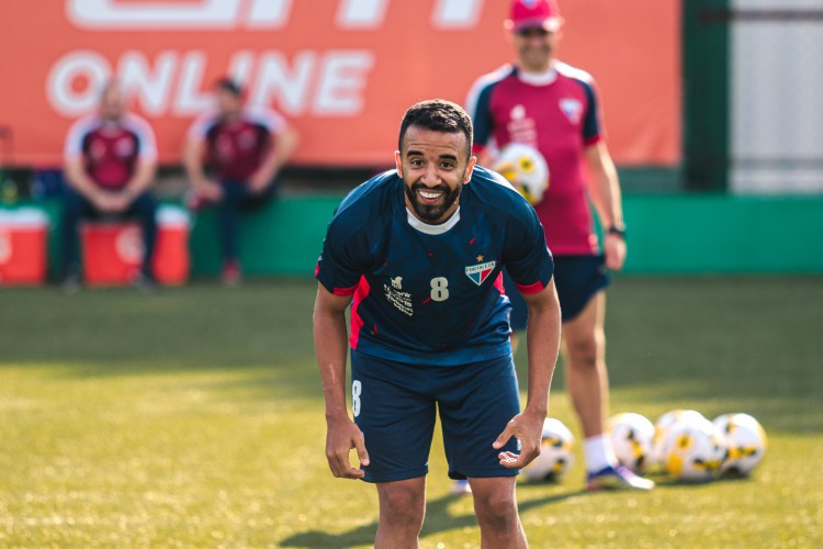 Volante Caio Alexandre em treino do Fortaleza no CT do Palmeiras, em São Paulo