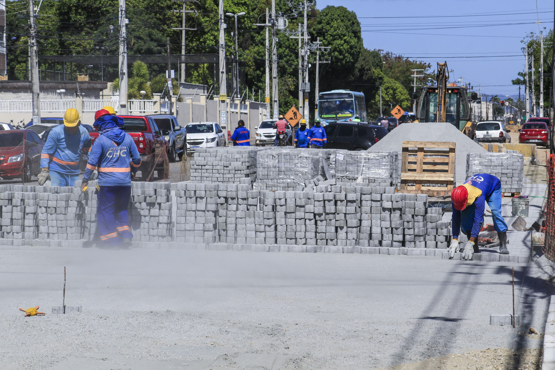 ￼ TRECHO DA AVENIDA Sargento Hermínio ganhará piso intertravado (Foto: THAÍS MESQUITA)