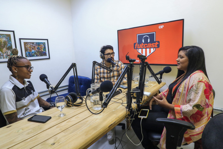 FORTALEZA, CE, BRASIL, 02.09.2022: Atacante do Ceará, Annaysa Silva participa do FutCast e fala sobre os desafios da profissao e as espectativas da final do brasileiro  (Foto: Thais Mesquita/OPOVO)