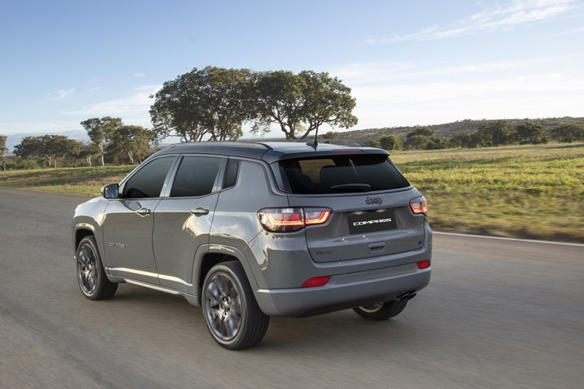 Linha 2023 Jeep Compass e Commander promete mais tecnologia