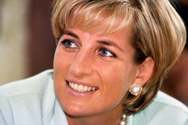 Diana Spencer morreu em um acidente de carro em Paris