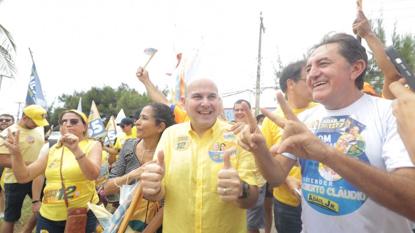 ￼Roberto Cláudio ao lado do vereador Adail Júnior