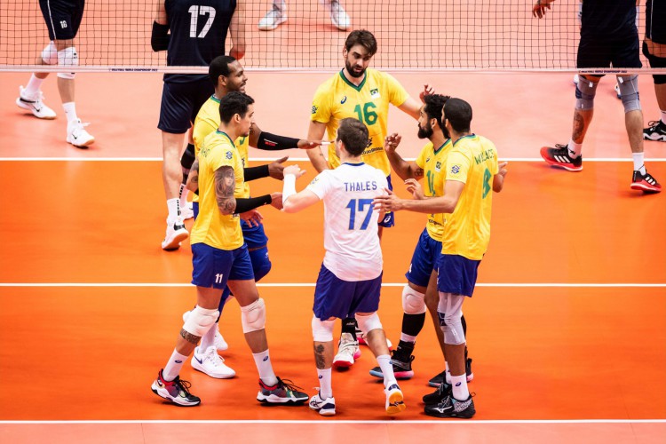 Brasil bateu o Irã por 3 a 0 e garantiu vaga nas quartas de final do Mundial de Vôlei