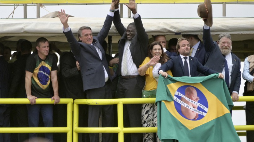 Bolsonaro com apoiadores no 7 de setembro em Brasília