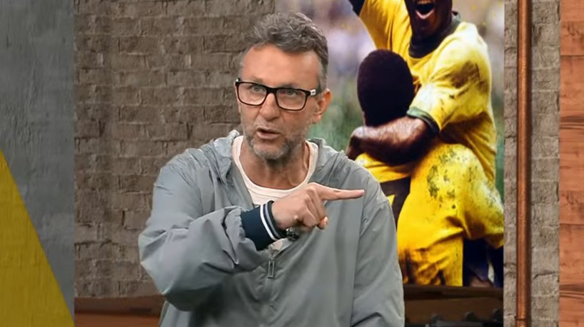 José Ferreira Neto, mais conhecido como Craque Neto ou apenas Neto, é um comentarista esportivo e ex-futebolista brasileiro