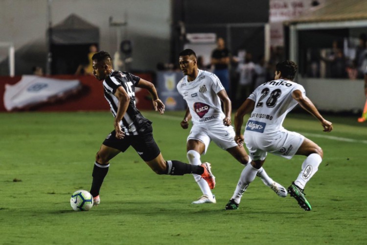 Ceará e Santos se enfrentam pelo Brasileirão Série A 2022 hoje, 10; onde assistir ao vivo aos jogos do dia e horário do jogo. 