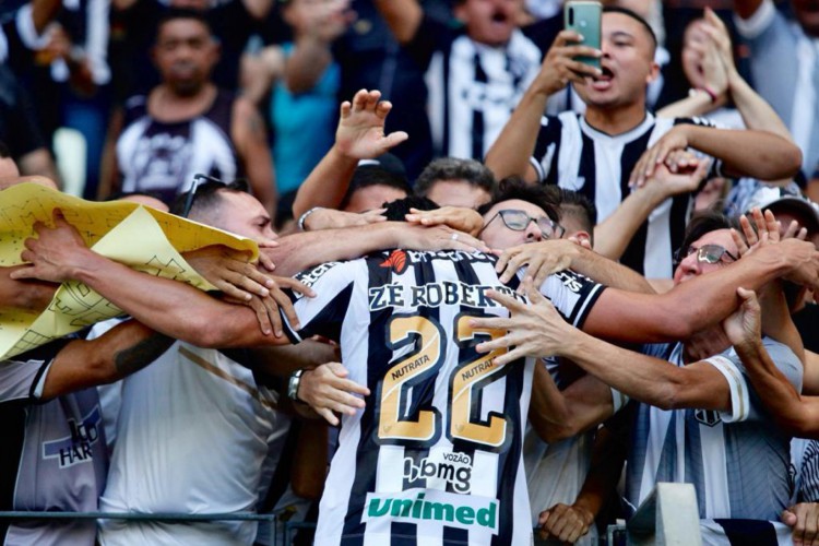 Ceará e Santos pelo Brasileirão Série A na Arena Castelão