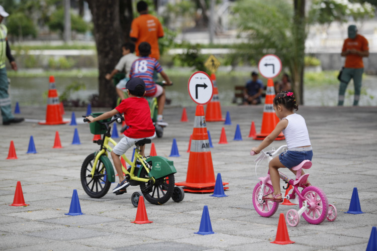 AMC realiza atividades educativas para crianças