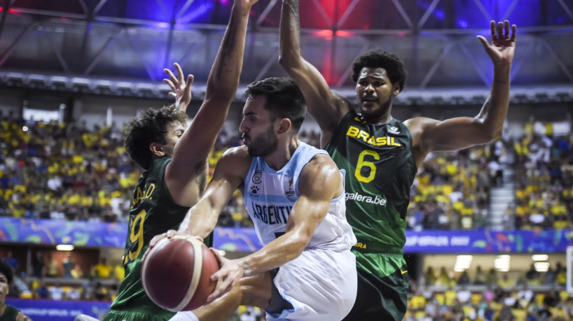 Brasil perde para a Argentina e amarga vice na Copa América de basquete