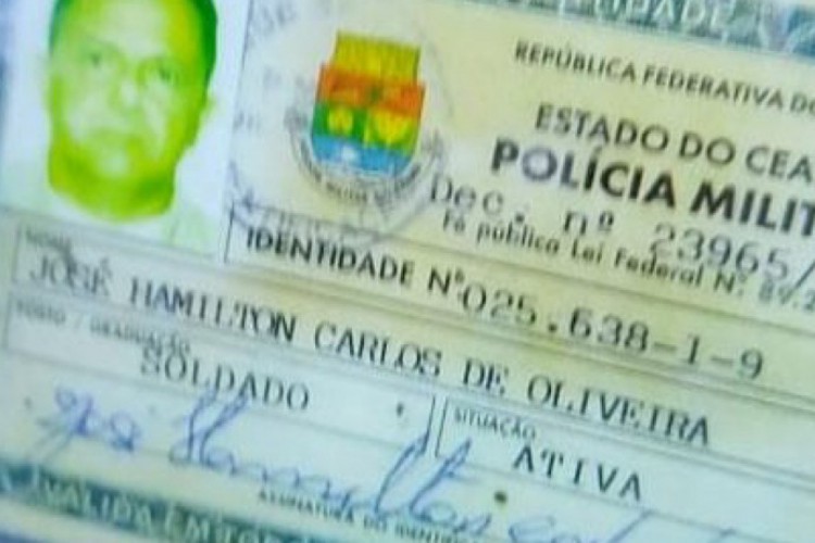 O policial militar foi morto a tiros e teve a arma roubada no bairro Bonsucesso 