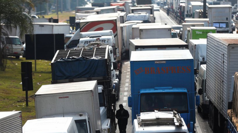 Auxílio Caminhoneiro será pago hoje, diante do adiantamento das parcelas de novembro e dezembro