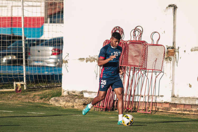 Volante Hércules em treino do Fortaleza no Centro de Excelência Alcides Santos, no Pici