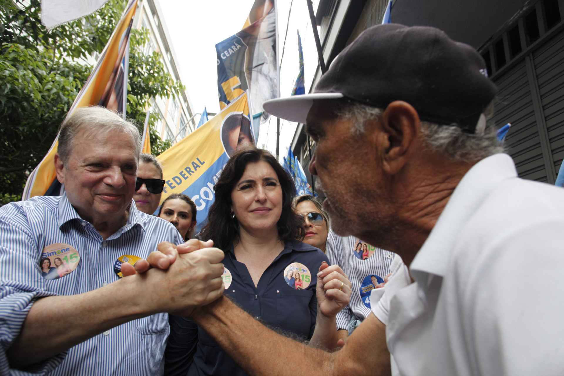 Tasso ao lado de Simone Tebet em Fortaleza no dia 15 (Foto: FÁBIO LIMA)