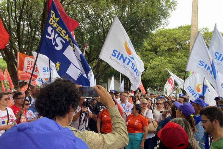 Manifestação dos profissionais de saúde ocorrida no Centro de Fortaleza