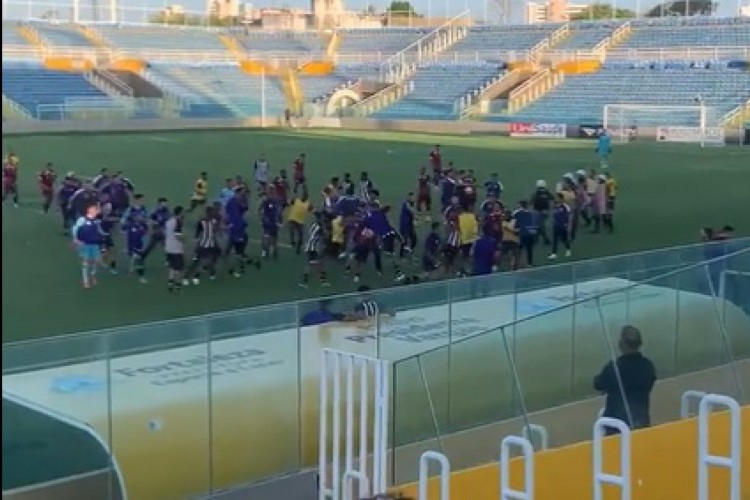 Confusão entre atletas de Ceará e Fortaleza no Campeonato Cearense Sub-20