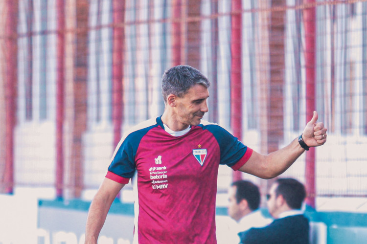 Técnico Juan Pablo Vojvoda em treino do Fortaleza no Centro de Excelência Alcides Santos, no Pici