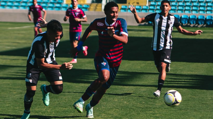 Lance do jogo Fortaleza x Ceará, no PV, pelo Campeonato Cearense sub-20(foto: Mateus Lotif/Forta...