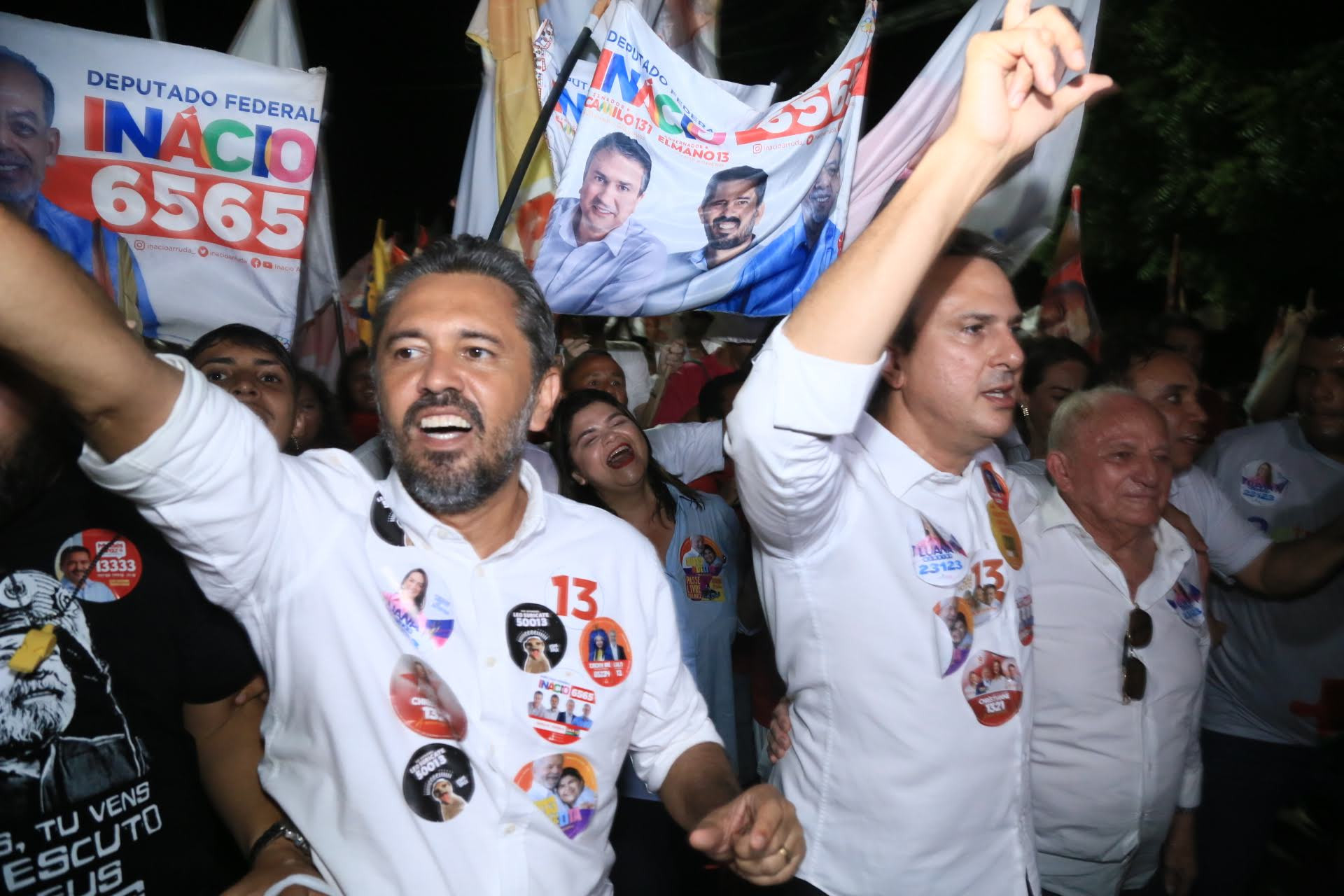 Elmano Freitas e Camilo Santana participaram de ato de campanha em Aquiraz nesta segunda-feira, 20 de setembro  (Foto: Divulgação/Hiane Braun )