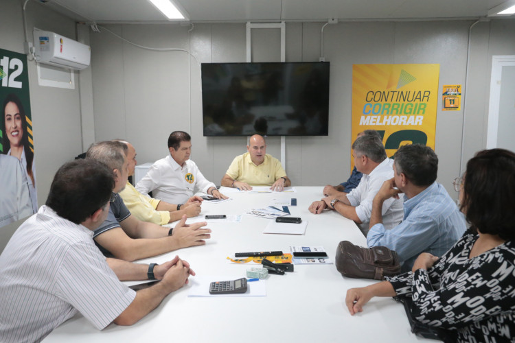 ￼RC se reuniu ontem com membros do Sindicato dos Fazendários