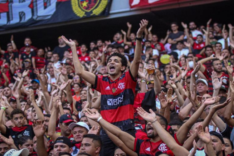 Torcida do Flamengo garantiu 13.497 lugares para acompanhar o confronto contra o Fortaleza na Arena Castelão